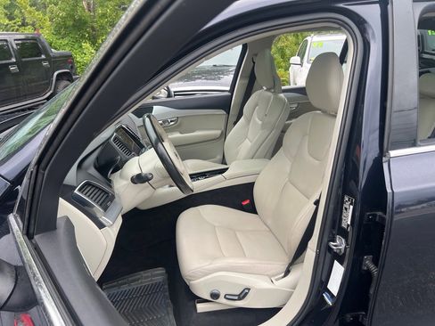 Used 2016 Volvo XC90 T5 Momentum image 14