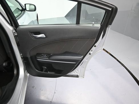 Used 2022 Dodge Charger SXT image 9