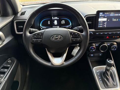 Certified 2023 Hyundai Venue SEL image 18