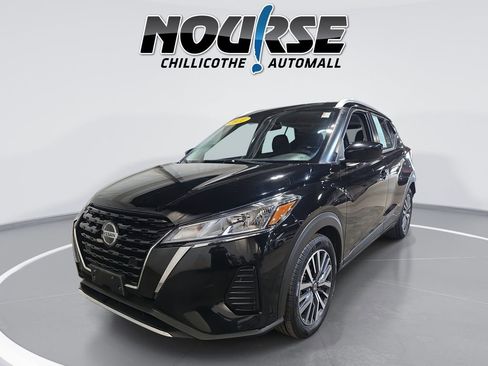Used 2021 Nissan Kicks SV FWD image 1