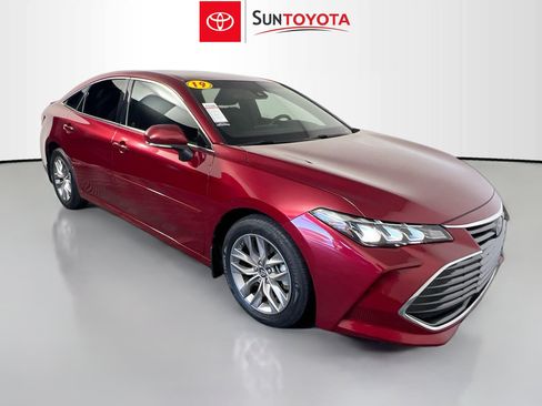 Used 2019 Toyota Avalon XLE image 1