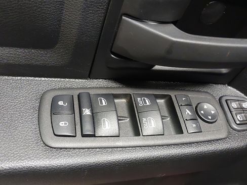 Used 2024 RAM 3500 Tradesman w/ Chrome Appearance Group image 25