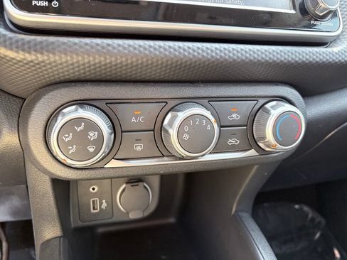 Used 2023 Nissan Kicks S FWD image 17