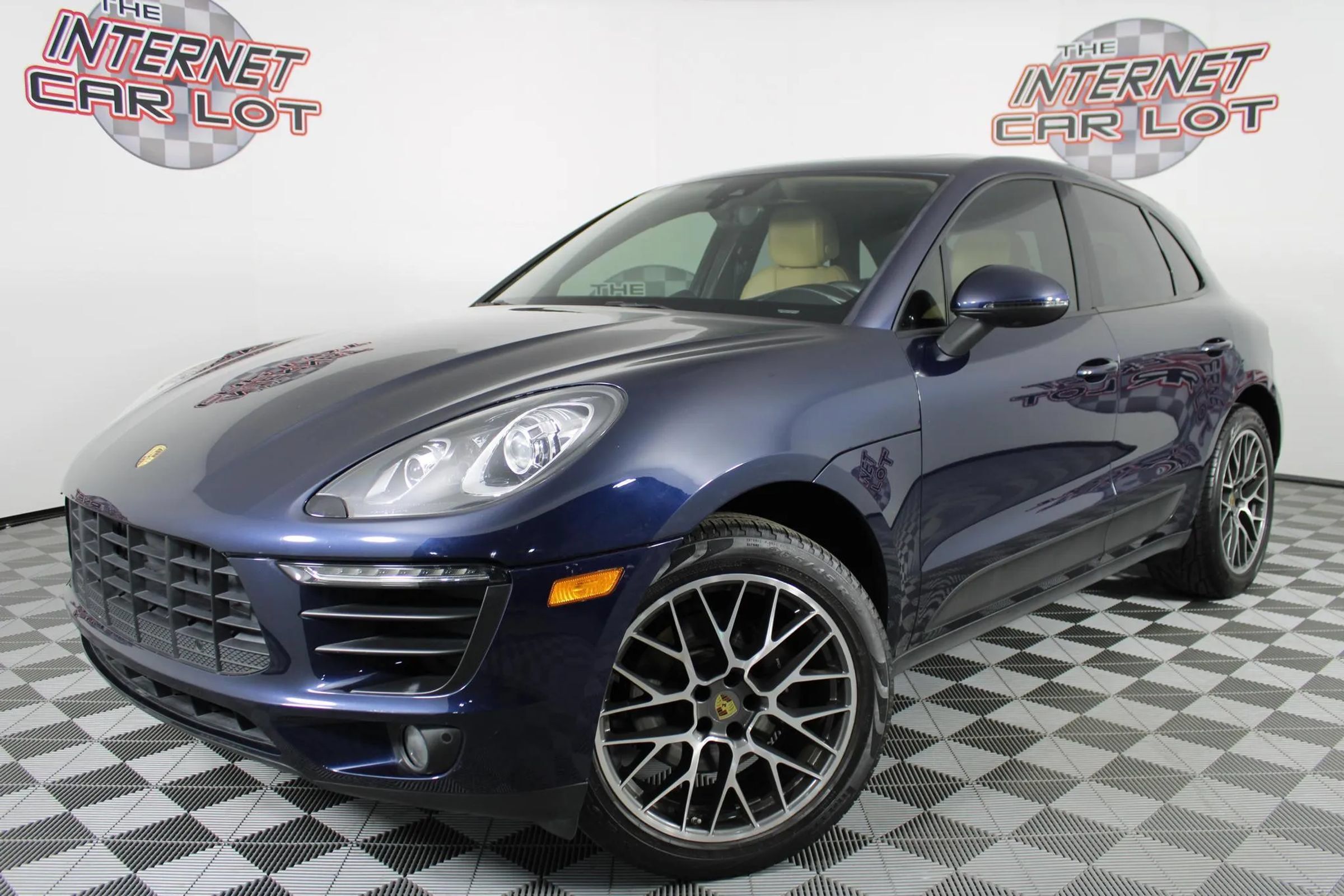 Used 2018 Porsche Macan Sport Edition AWD/4WD image 1