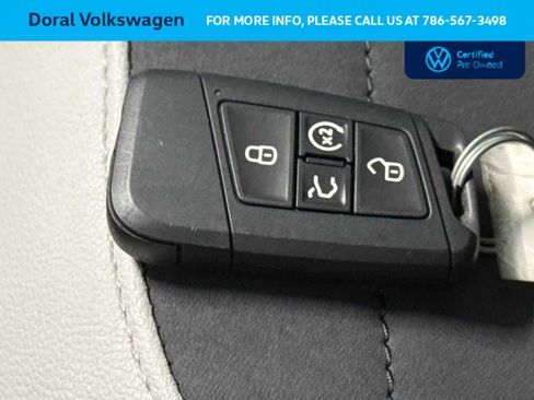 Used 2025 Volkswagen Taos SE FWD image 28