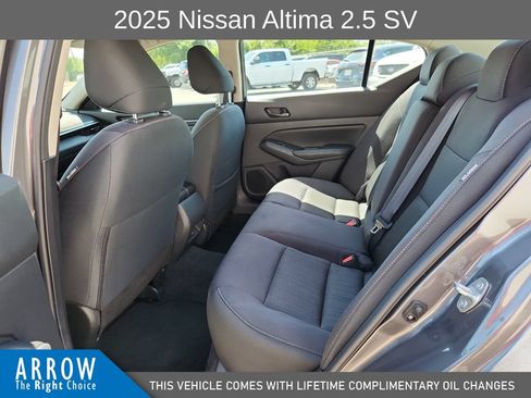 Used 2025 Nissan Altima 2.5 SV FWD image 19