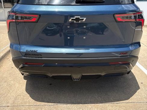 Used 2025 Chevrolet Equinox RS FWD image 3