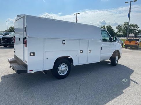 New 2027 Ford E-350 and Econoline 350 Super Duty w/ Power Equipment Group RWD image 11