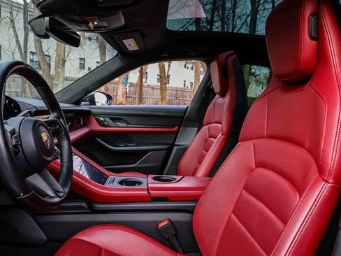 Used 2020 Porsche Taycan Turbo image 9