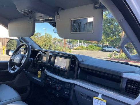 New 2025 Ford F350 XL w/ XL Chrome Package RWD image 33