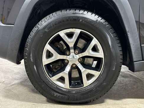 Used 2016 Jeep Cherokee Trailhawk image 27