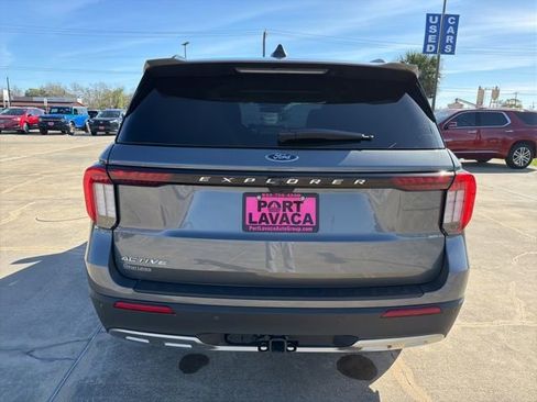 New 2026 Ford Explorer Active w/ Active Comfort Package image 6