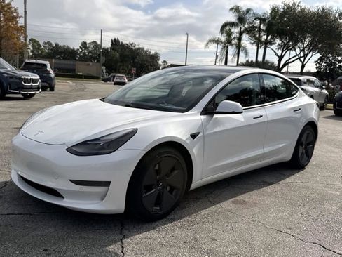 Used 2021 Tesla Model 3 Standard Range Plus image 7