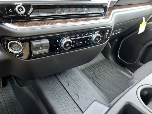 New 2026 GMC Sierra 2500 SLE w/ SLE Value Package; image 29