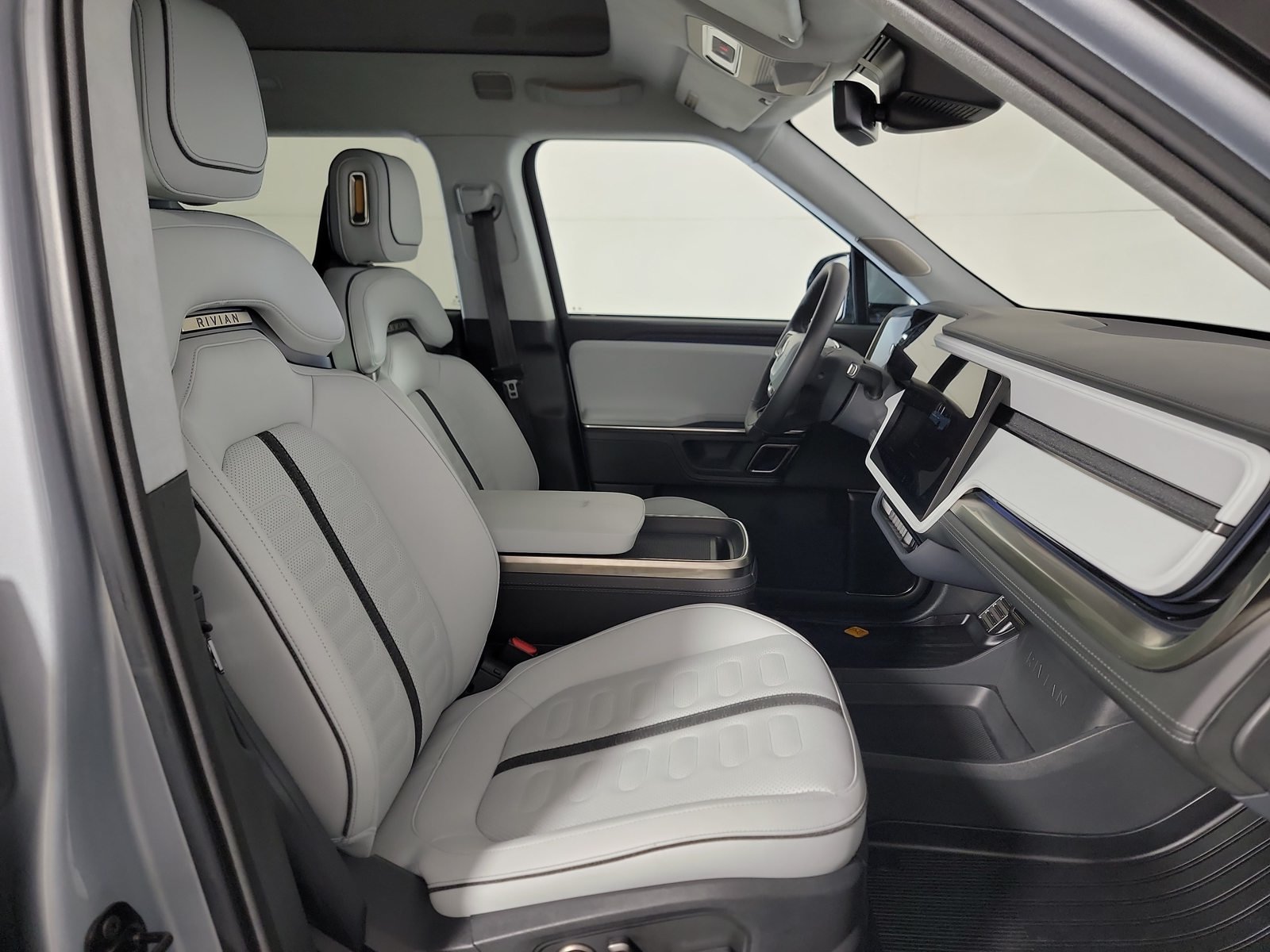Used 2023 Rivian R1S Adventure Quad AWD/4WD image 24