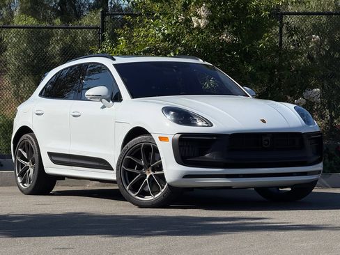 New 2026 Porsche Macan GTS AWD/4WD image 9