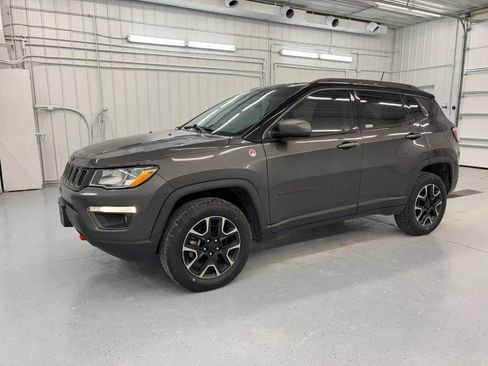 Used 2019 Jeep Compass Trailhawk w/ Cold Weather Group AWD/4WD image 9