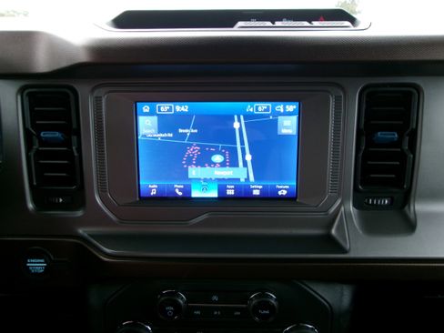 Used 2022 Ford Bronco Outer Banks AWD/4WD image 16