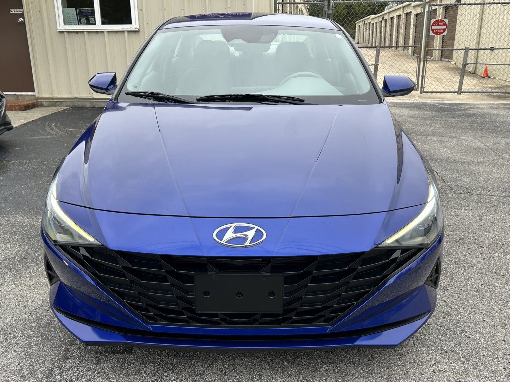 Used 2021 Hyundai Elantra SE FWD image 1