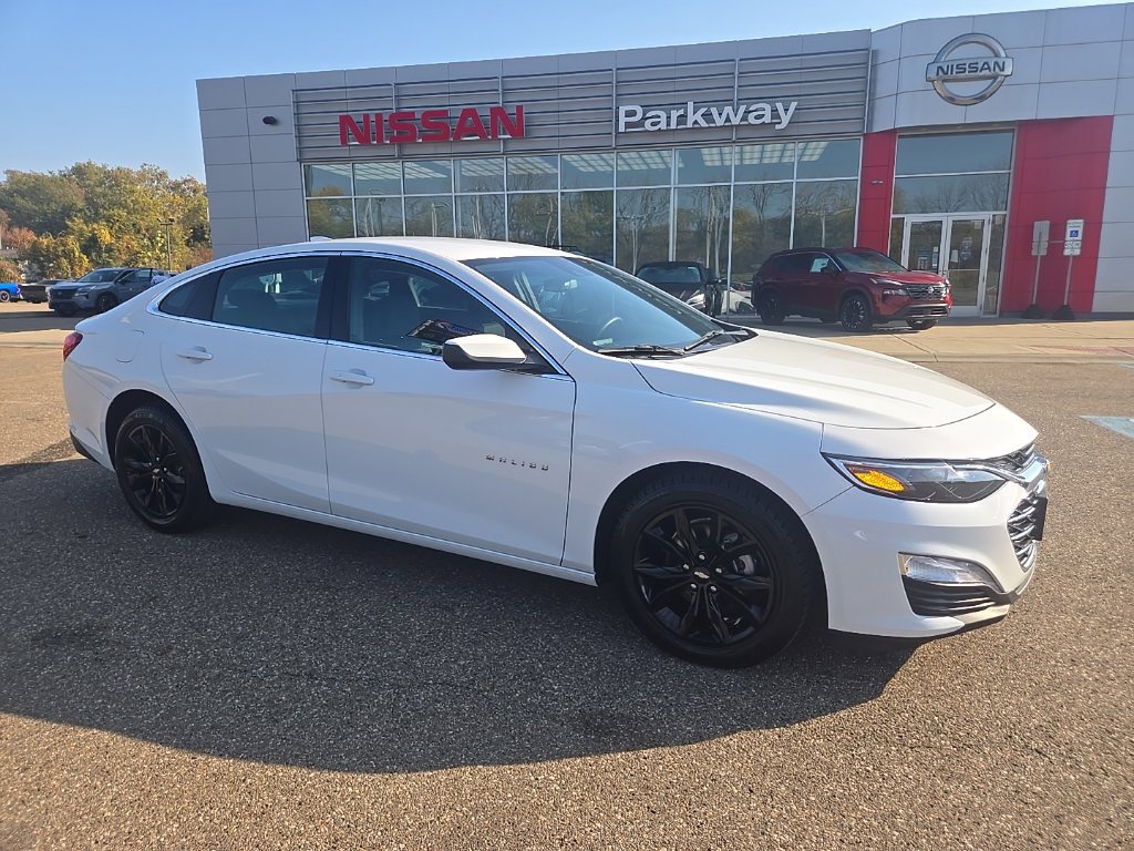 Used 2024 Chevrolet Malibu LT FWD image 1
