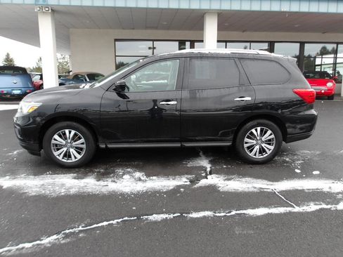 Used 2018 Nissan Pathfinder SL image 2