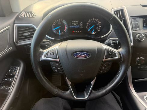 Used 2018 Ford Edge SEL AWD/4WD image 12