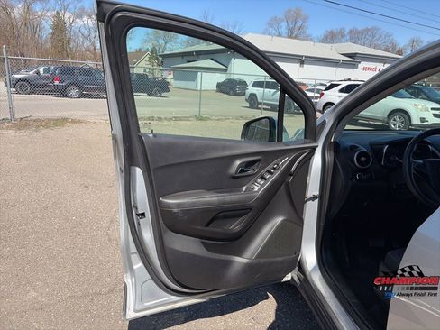 Used 2015 Chevrolet Trax LS FWD image 13