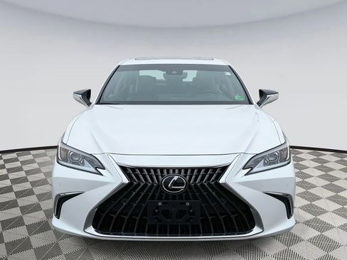 Used 2025 Lexus ES 300h w/ Premium Package image 6