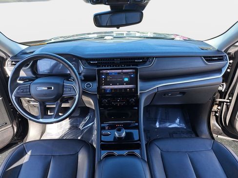 Certified 2021 Jeep Grand Cherokee L Limited AWD/4WD image 2