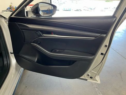 Used 2025 MAZDA MAZDA3 s FWD image 12