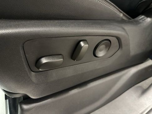 Used 2024 Chevrolet Silverado 3500 High Country w/ Technology Package image 8