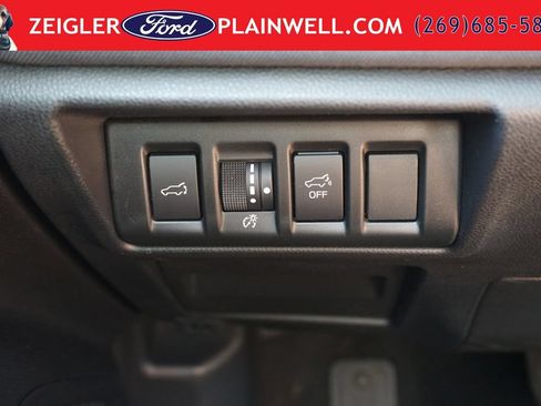 Used 2023 Subaru Outback Premium AWD/4WD image 28