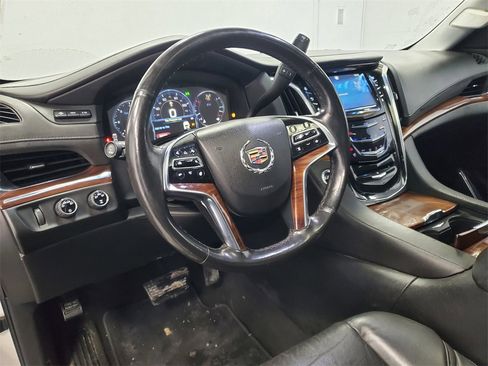 Used 2015 Cadillac Escalade Luxury image 13