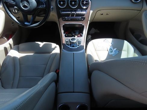 Used 2018 Mercedes-Benz GLC 300 image 9