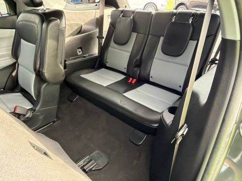Used 2023 Ford Explorer XLT w/ Equipment Group 202A AWD/4WD image 27