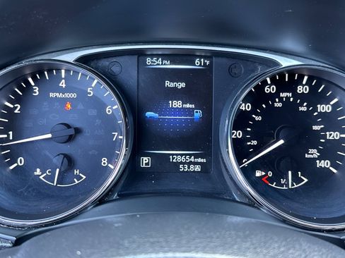 Used 2016 Nissan Rogue SV FWD image 23