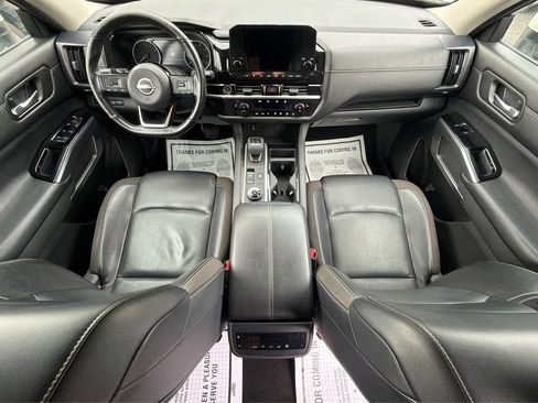 Used 2022 Nissan Pathfinder SL w/ Lighting Package (N92) AWD/4WD image 14