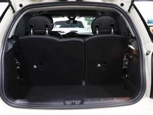 Used 2021 MINI Cooper 2-Door Hardtop w/ Storage Package image 20