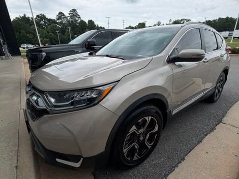 Used 2019 Honda CR-V Touring image 2