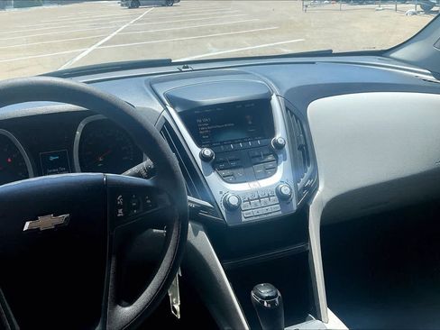 Used 2017 Chevrolet Equinox LS FWD image 13
