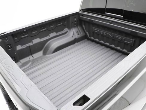 Used 2023 GMC Canyon Denali image 13