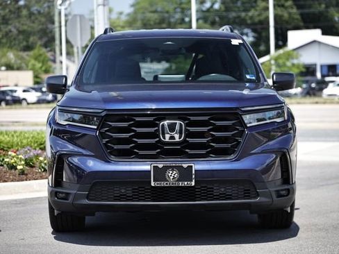 Used 2025 Honda Pilot Sport image 14