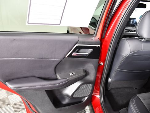 Used 2025 Mitsubishi Outlander SE AWD/4WD image 45