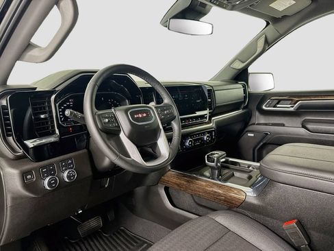 Used 2024 GMC Sierra 1500 Elevation w/ Preferred Package AWD/4WD image 10