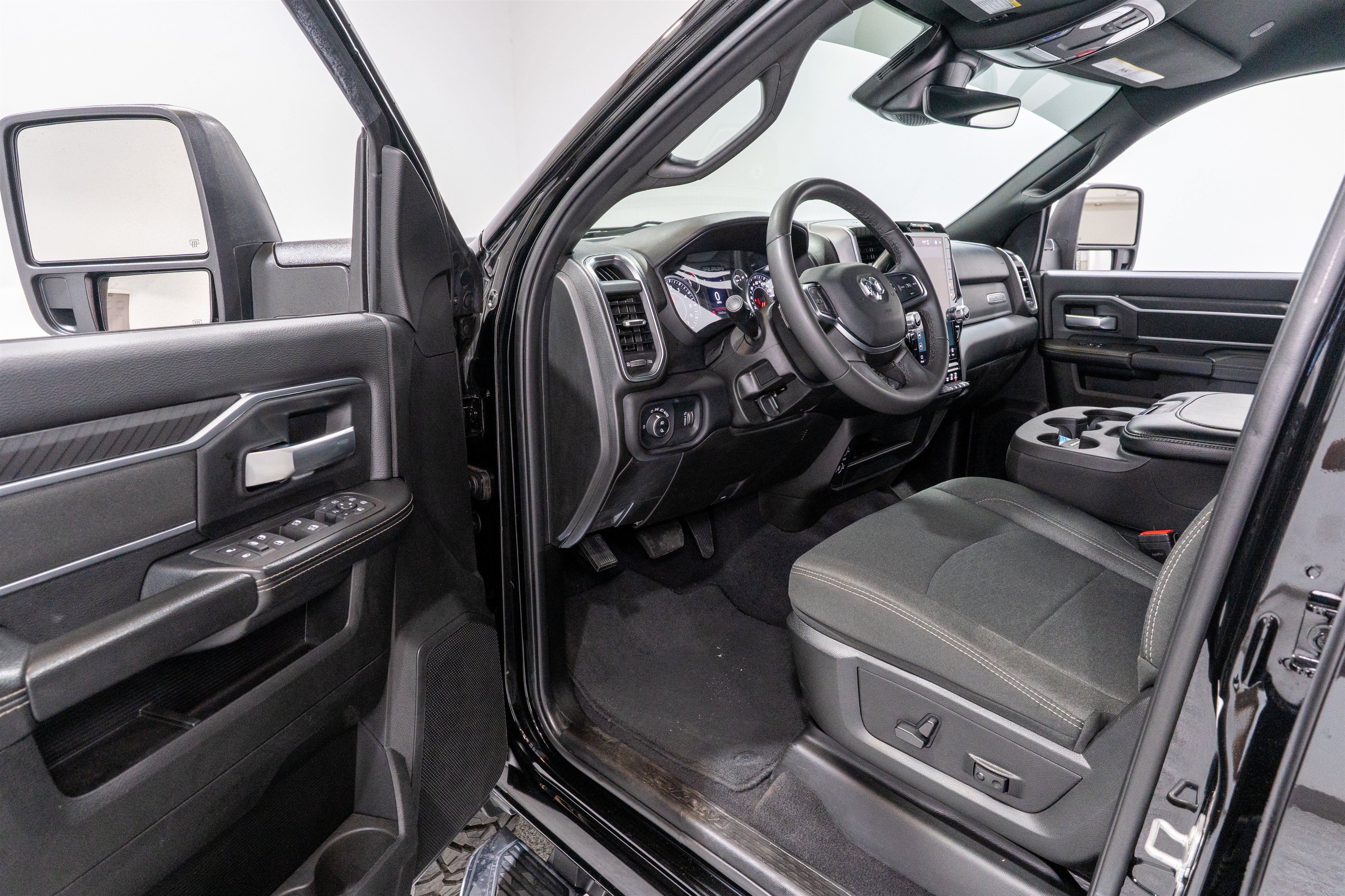 Used 2025 RAM 2500 Big Horn AWD/4WD image 13