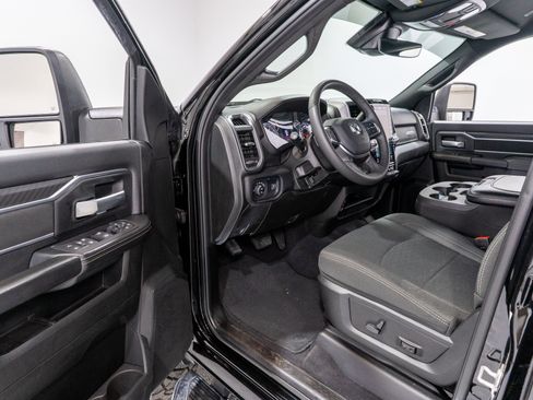 Used 2025 RAM 2500 Big Horn AWD/4WD image 13