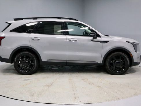 Used 2025 Kia Sorento SX image 14