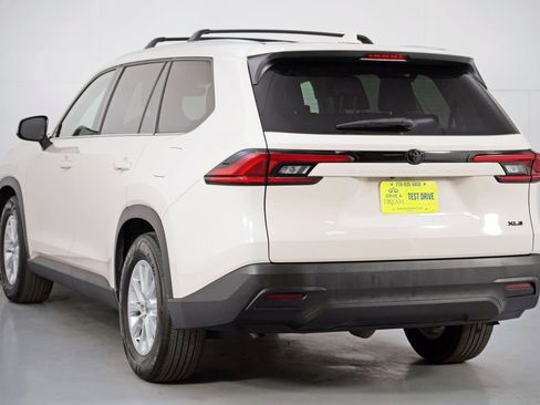 Used 2024 Toyota Grand Highlander XLE image 49