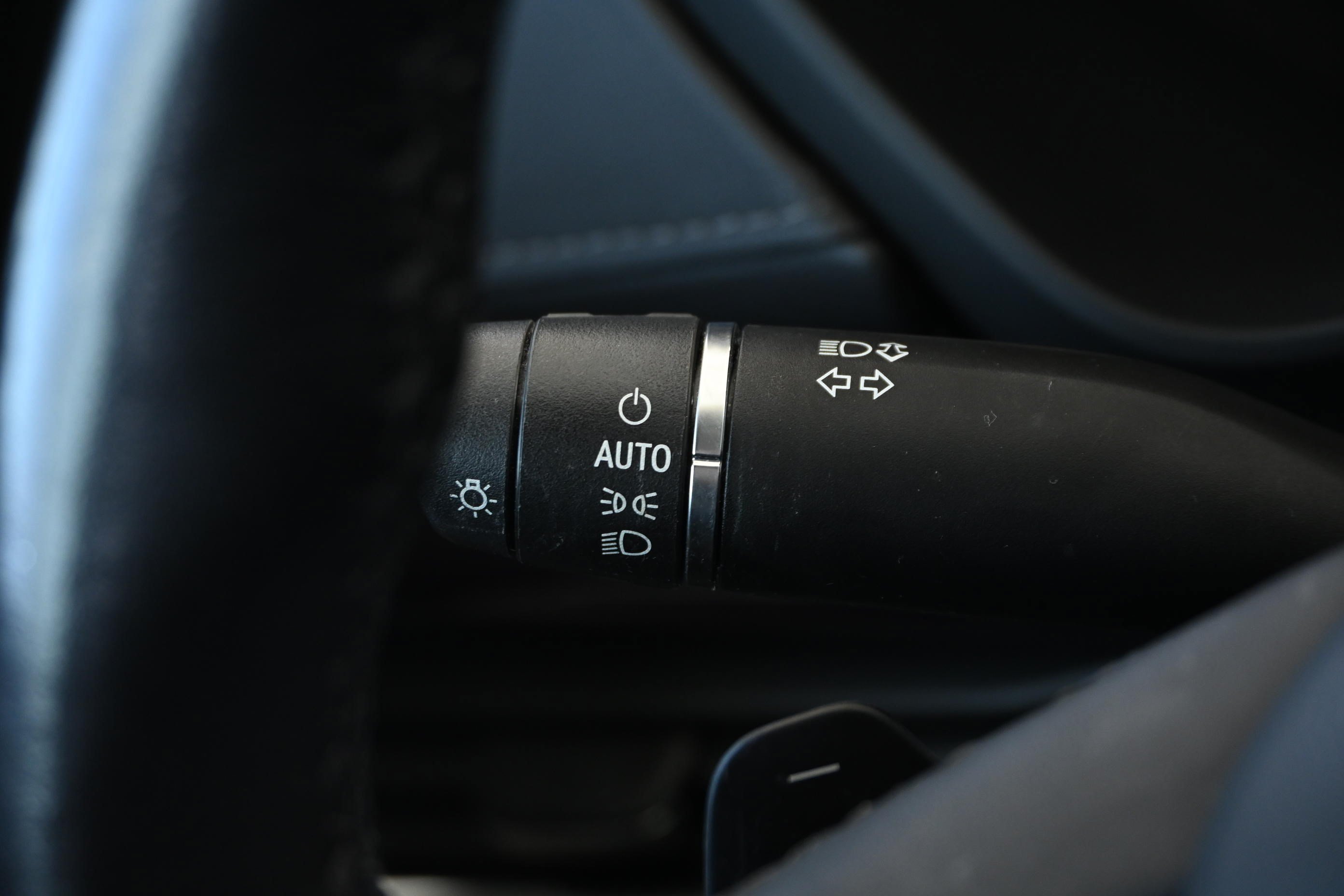 Used 2021 Cadillac XT4 Luxury w/ Cold Weather Package FWD image 36