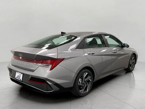 New 2026 Hyundai Elantra Limited image 3